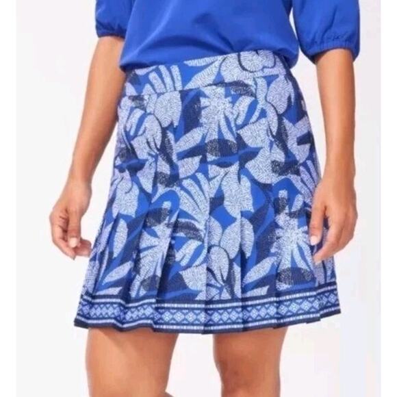 Chico's Neema blue abstract floral print pleated skort - Picture 1 of 6